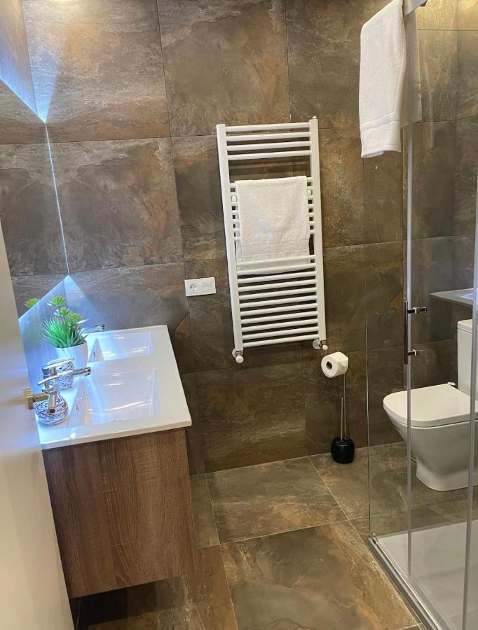 Suite Privada Frente A La Piscina Para 2 Personas Con Sofa Cama Para 2 Mas 4P No Es Casa Completa San Vicente Raspeig المظهر الخارجي الصورة