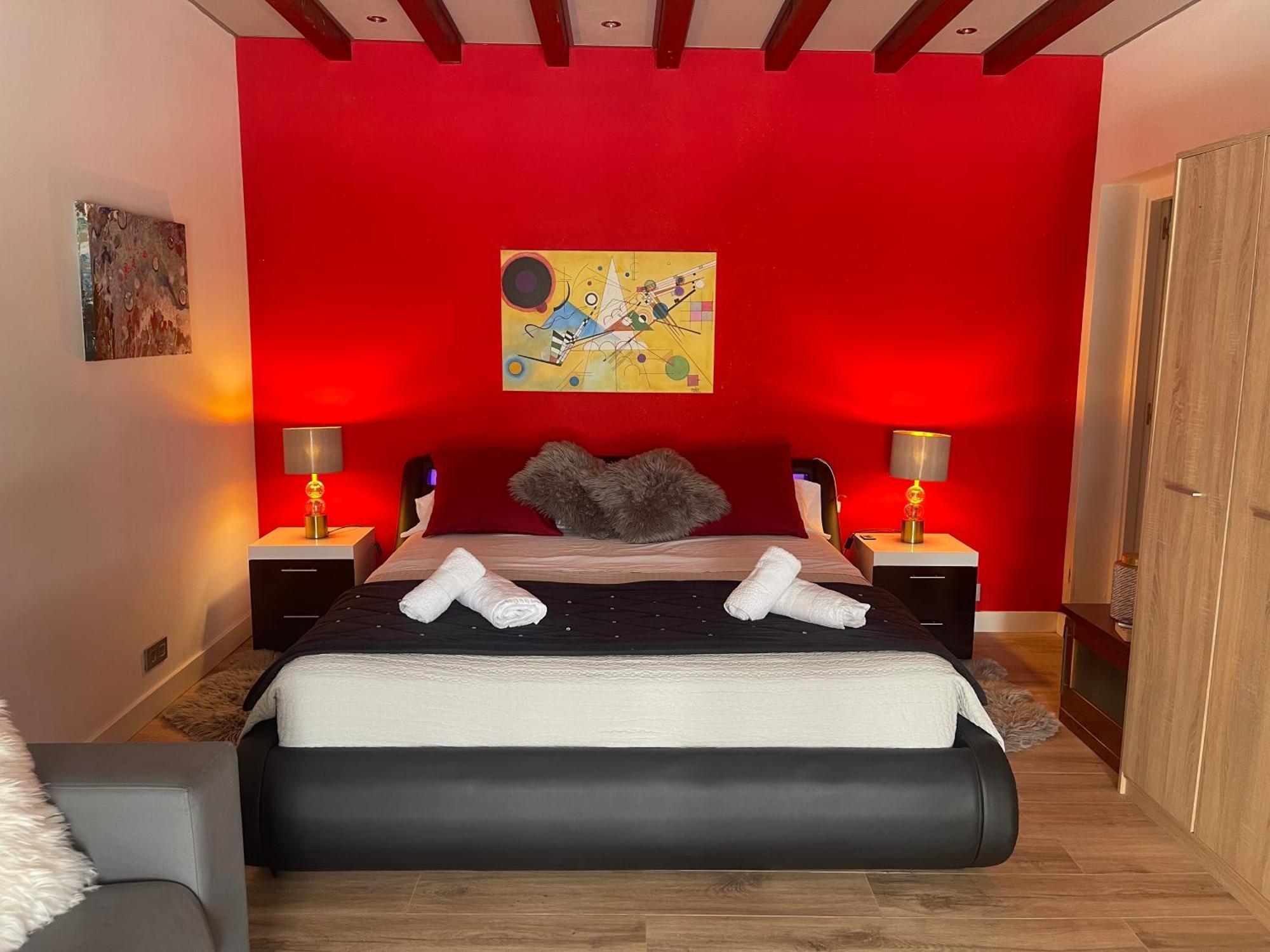 Suite Privada Frente A La Piscina Para 2 Personas Con Sofa Cama Para 2 Mas 4P No Es Casa Completa San Vicente Raspeig المظهر الخارجي الصورة
